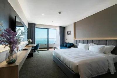 Deluxe King-kamer met zeezicht — Wyndham Garden Legend Halong