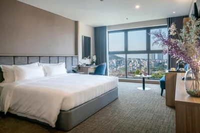 Superior Garden King-kamer met bergzicht — Wyndham Garden Legend Halong